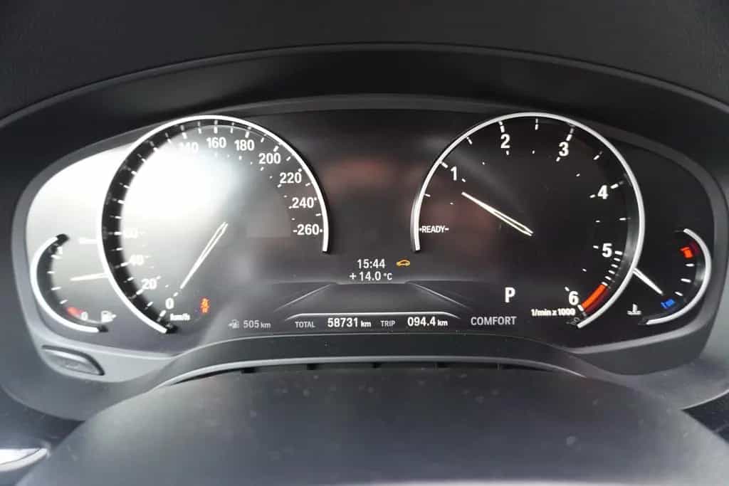 BMW 5 Series 520d xDrive LED Navi Tempomat Sitzheizung AHK 12/2018-photo-16