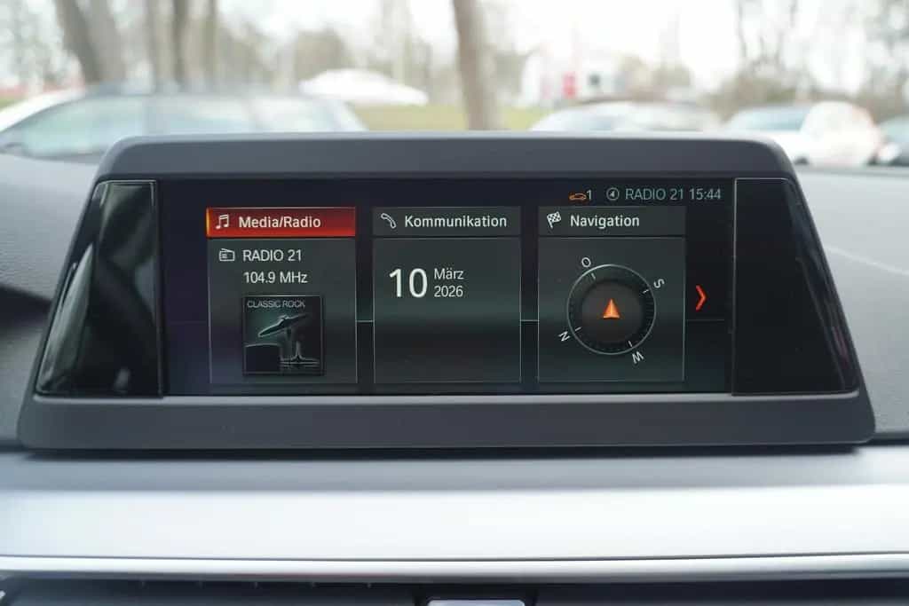 BMW 5 Series 520d xDrive LED Navi Tempomat Sitzheizung AHK 12/2018-photo-17