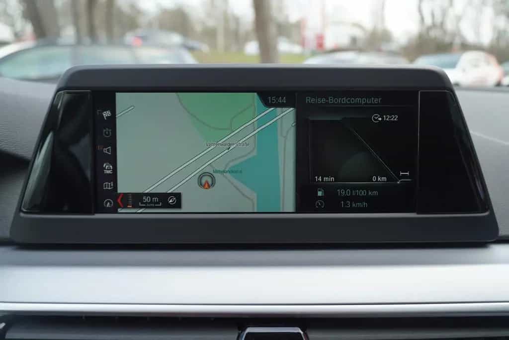 BMW 5 Series 520d xDrive LED Navi Tempomat Sitzheizung AHK 12/2018-photo-18
