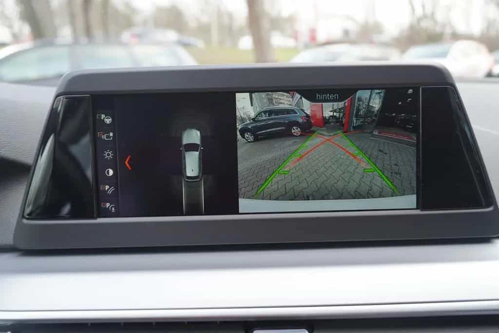 BMW 5 Series 520d xDrive LED Navi Tempomat Sitzheizung AHK 12/2018-photo-19