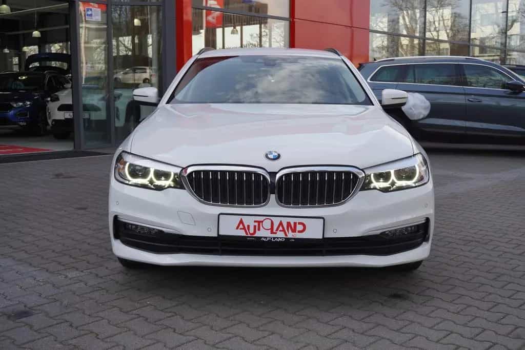 BMW 5 Series 520d xDrive LED Navi Tempomat Sitzheizung AHK 12/2018-photo-2