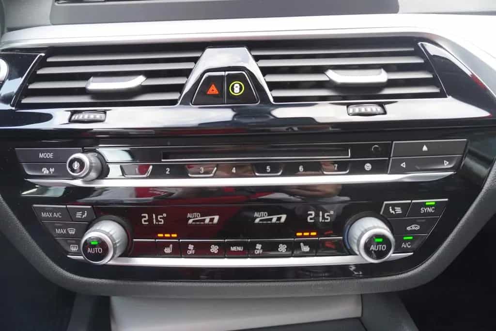 BMW 5 Series 520d xDrive LED Navi Tempomat Sitzheizung AHK 12/2018-photo-20