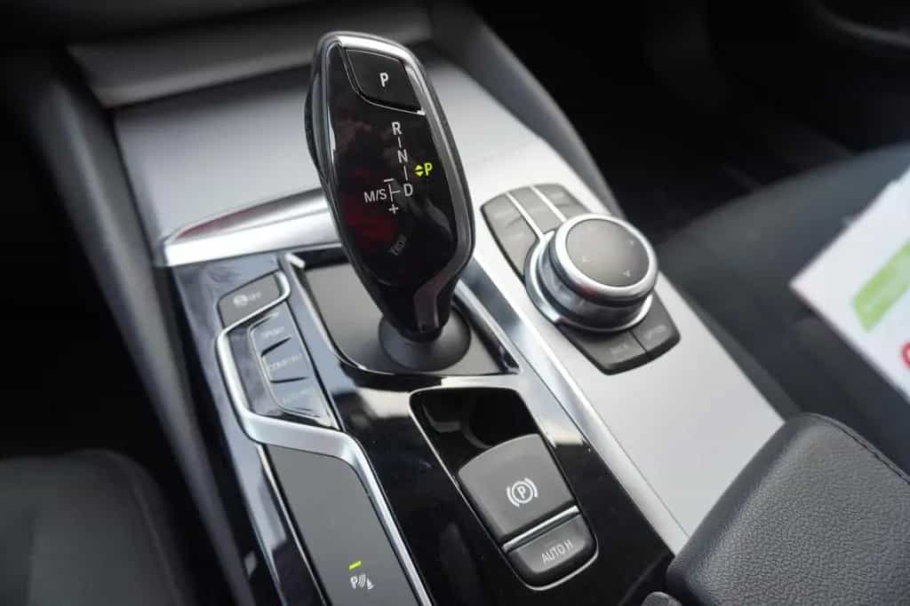 BMW 5 Series 520d xDrive LED Navi Tempomat Sitzheizung AHK 12/2018-photo-21