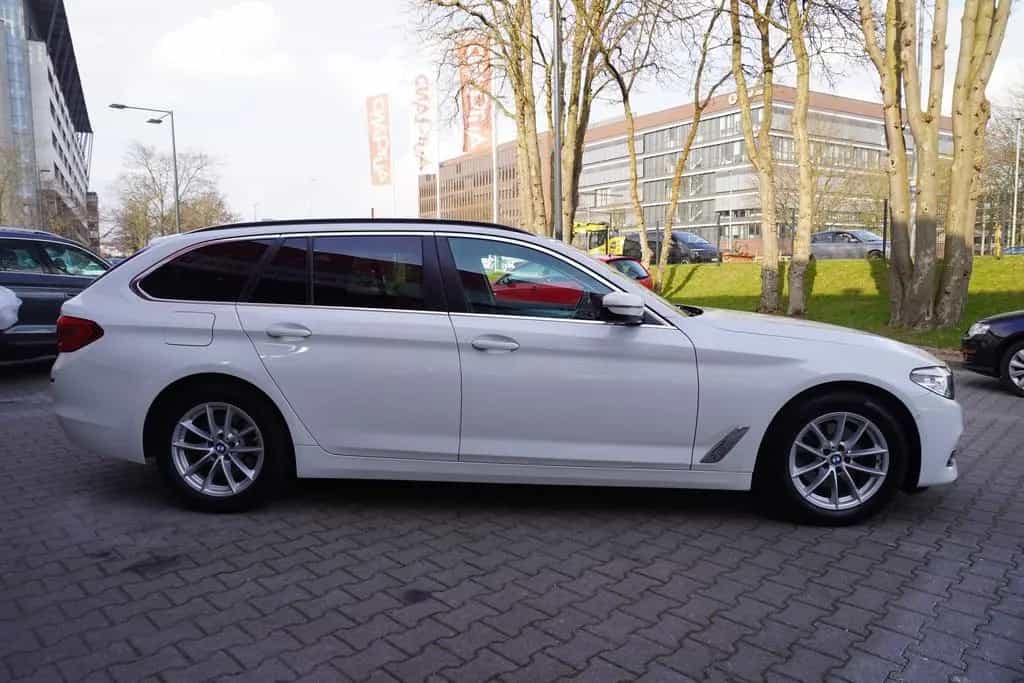 BMW 5 Series 520d xDrive LED Navi Tempomat Sitzheizung AHK 12/2018-photo-4