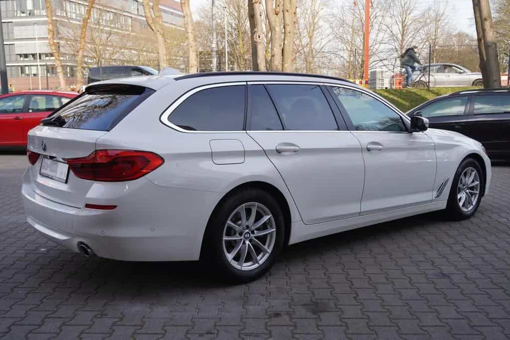 BMW 5 Series 520d xDrive LED Navi Tempomat Sitzheizung AHK 12/2018-photo-5