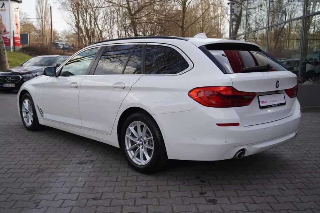 BMW 5 Series 520d xDrive LED Navi Tempomat Sitzheizung AHK 12/2018-photo-7