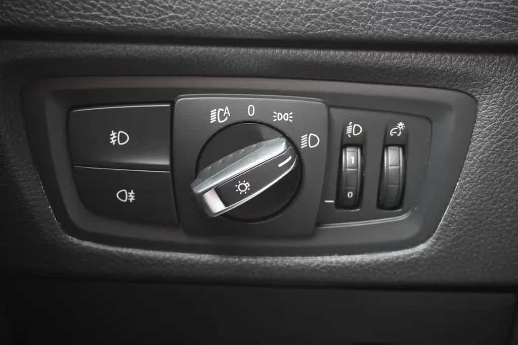 BMW 120 d Sport Line Klimaaut. LED Sitzheizung Leder 07/2019-photo-26