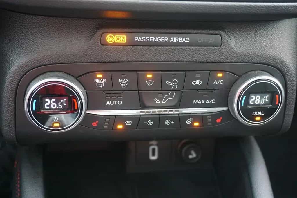 Ford Focus 1.0 EcoBoost ST-Line LED Panorama B&O Navi 03/2019-photo-14