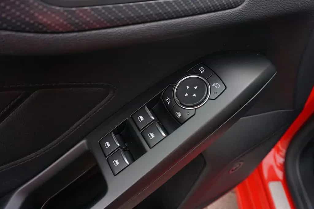 Ford Focus 1.0 EcoBoost ST-Line LED Panorama B&O Navi 03/2019-photo-29