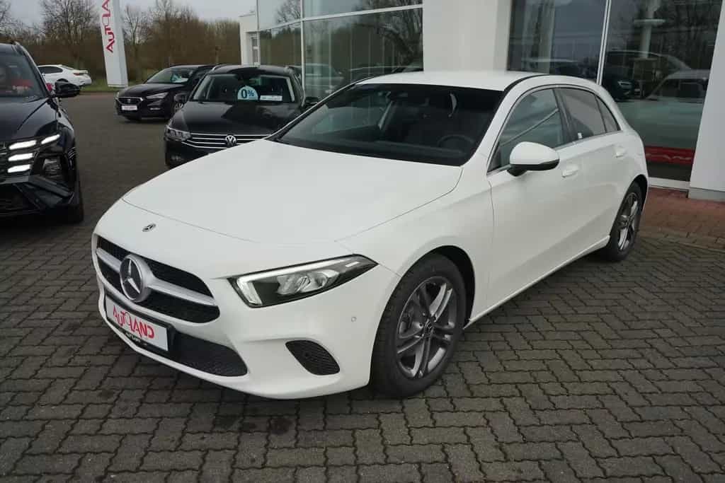Mercedes-Benz A 200 A200 Progressive LED Navi Teilleder Kamera 10/2018-photo-1