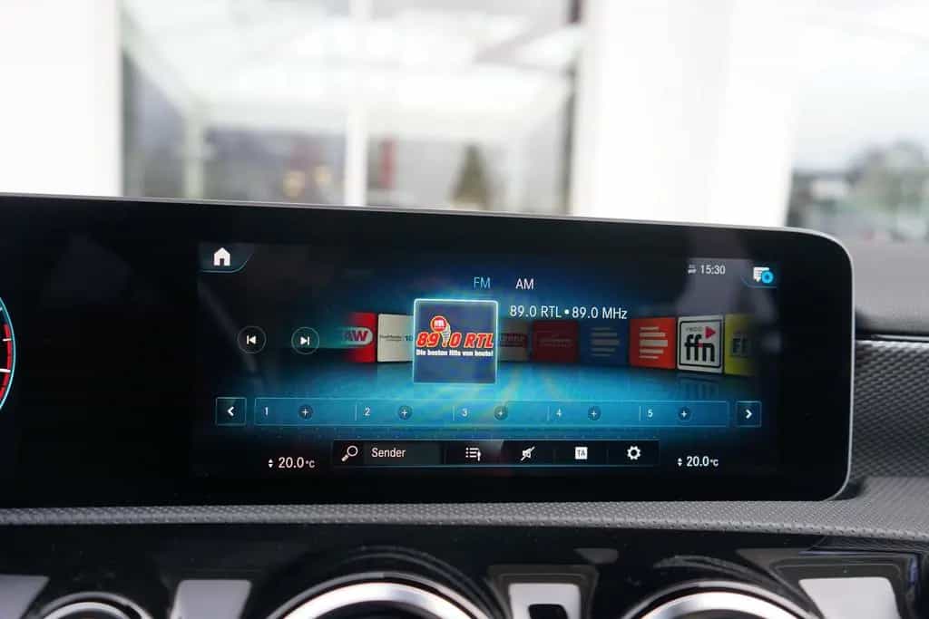 Mercedes-Benz A 200 A200 Progressive LED Navi Teilleder Kamera 10/2018-photo-12