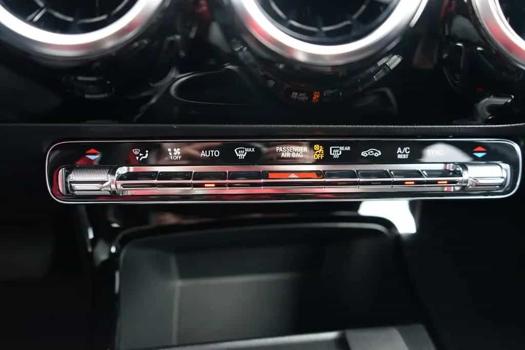 Mercedes-Benz A 200 A200 Progressive LED Navi Teilleder Kamera 10/2018-photo-17