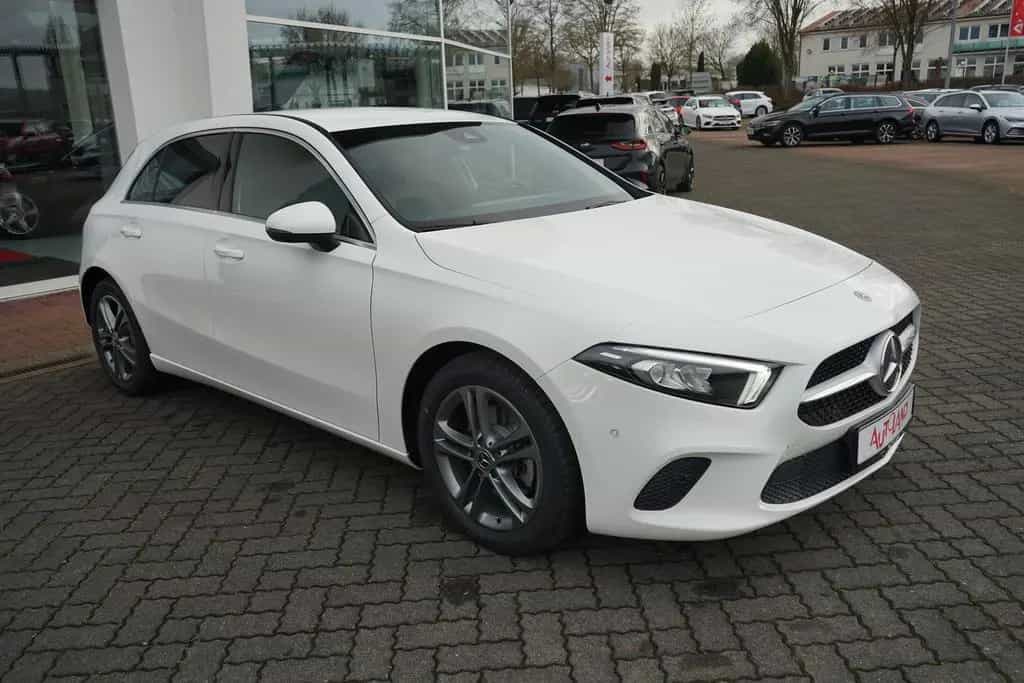 Mercedes-Benz A 200 A200 Progressive LED Navi Teilleder Kamera 10/2018-photo-3