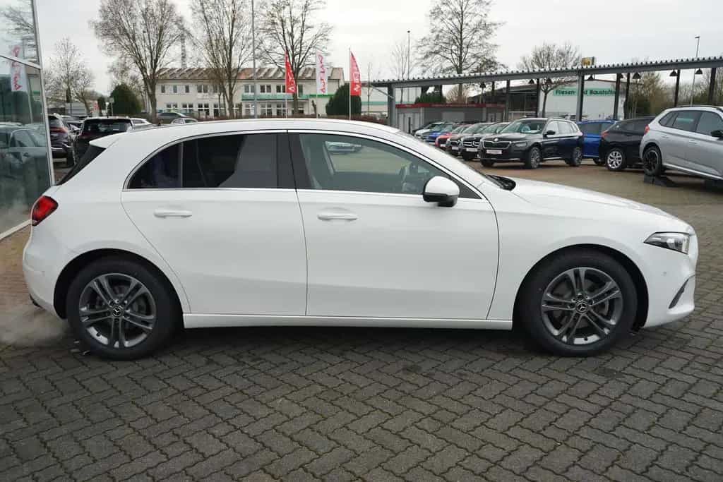 Mercedes-Benz A 200 A200 Progressive LED Navi Teilleder Kamera 10/2018-photo-4