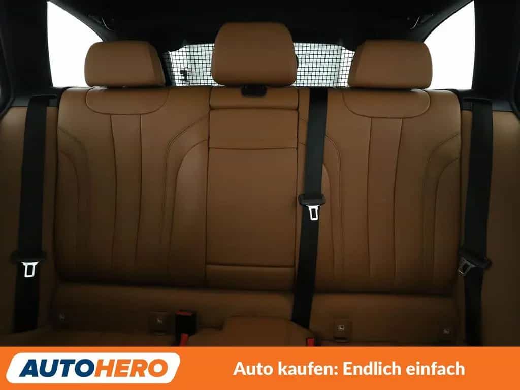 BMW 530 5er 530d xDrive Luxury Line Aut.*NAVI*ACC*PDC* 09/2017-photo-15