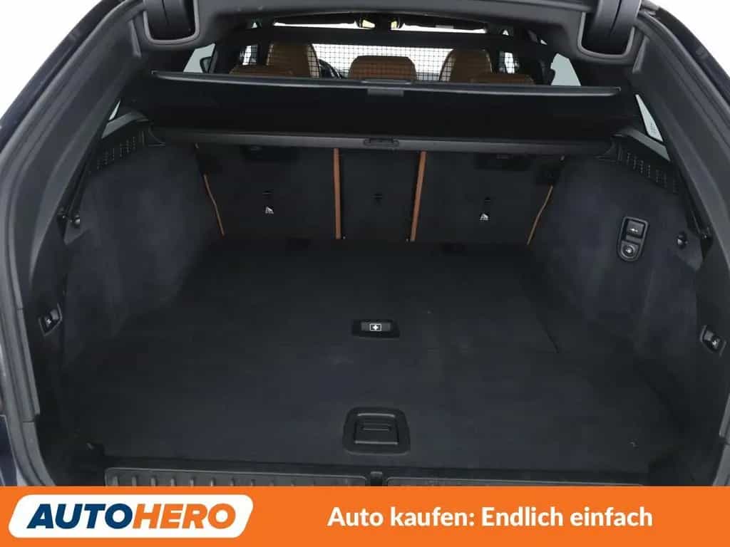 BMW 530 5er 530d xDrive Luxury Line Aut.*NAVI*ACC*PDC* 09/2017-photo-17