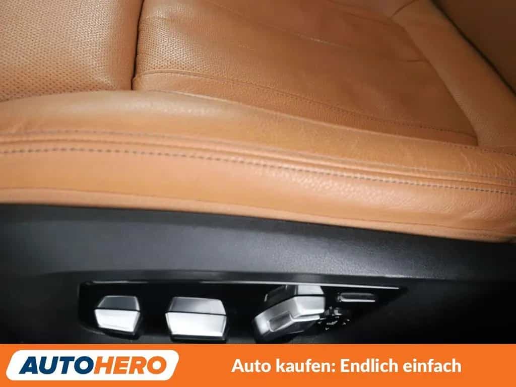 BMW 530 5er 530d xDrive Luxury Line Aut.*NAVI*ACC*PDC* 09/2017-photo-24