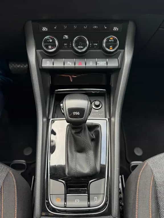 Skoda Karoq 150 PS  DSG LED NAVI SHZ 4x DAB GRA WR 05/2022-photo-9