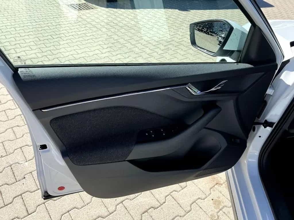 Skoda Kamiq 1.0 TSI DSG Style *LED Navi Sitzh. ACC DAB 02/2022-photo-9