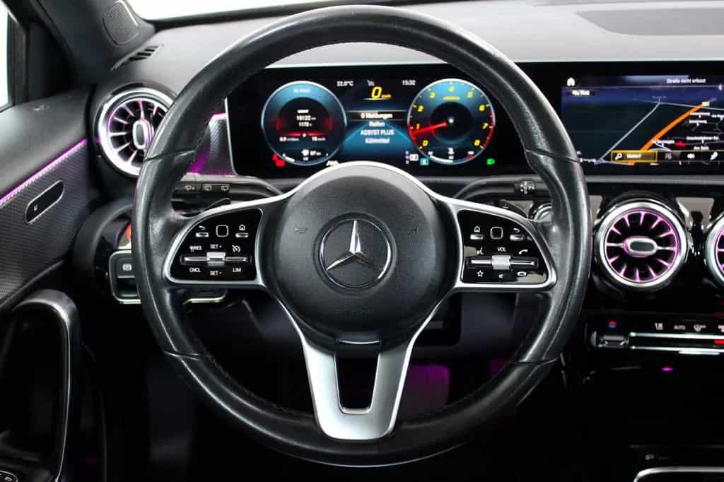 Mercedes-Benz A-Class 200 Aut. Progressive *LEDER*WIDESCREEN*F1*LED* 04/2018-photo-33