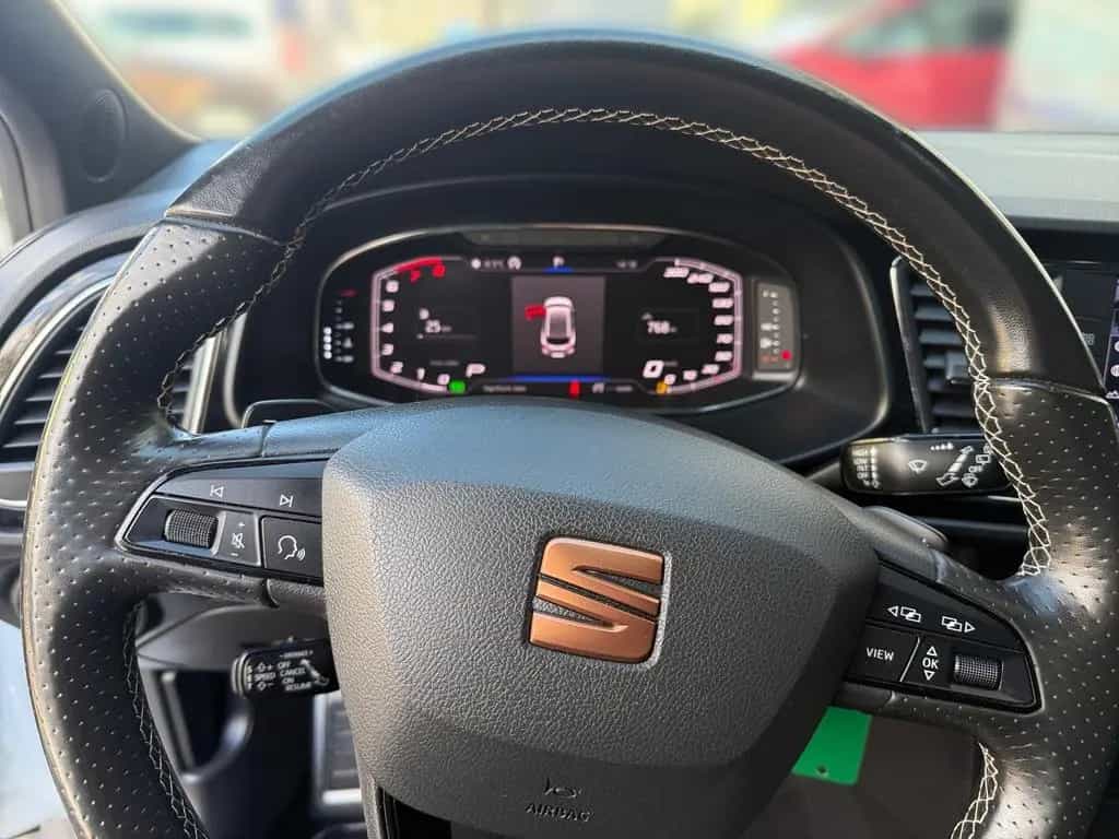 Seat Leon ST 2.0 TSI DSG 300 4Drive Navi. Einparkhilf 02/2020-photo-11