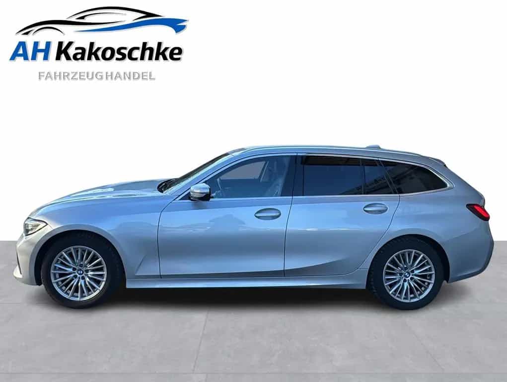 BMW 320 320 d xDrive Touring Luxury Line HUD Carplay 08/2020-photo-1
