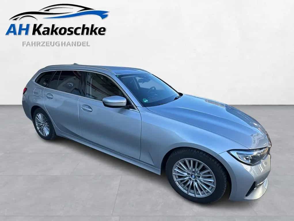 BMW 320 320 d xDrive Touring Luxury Line HUD Carplay 08/2020-photo-6