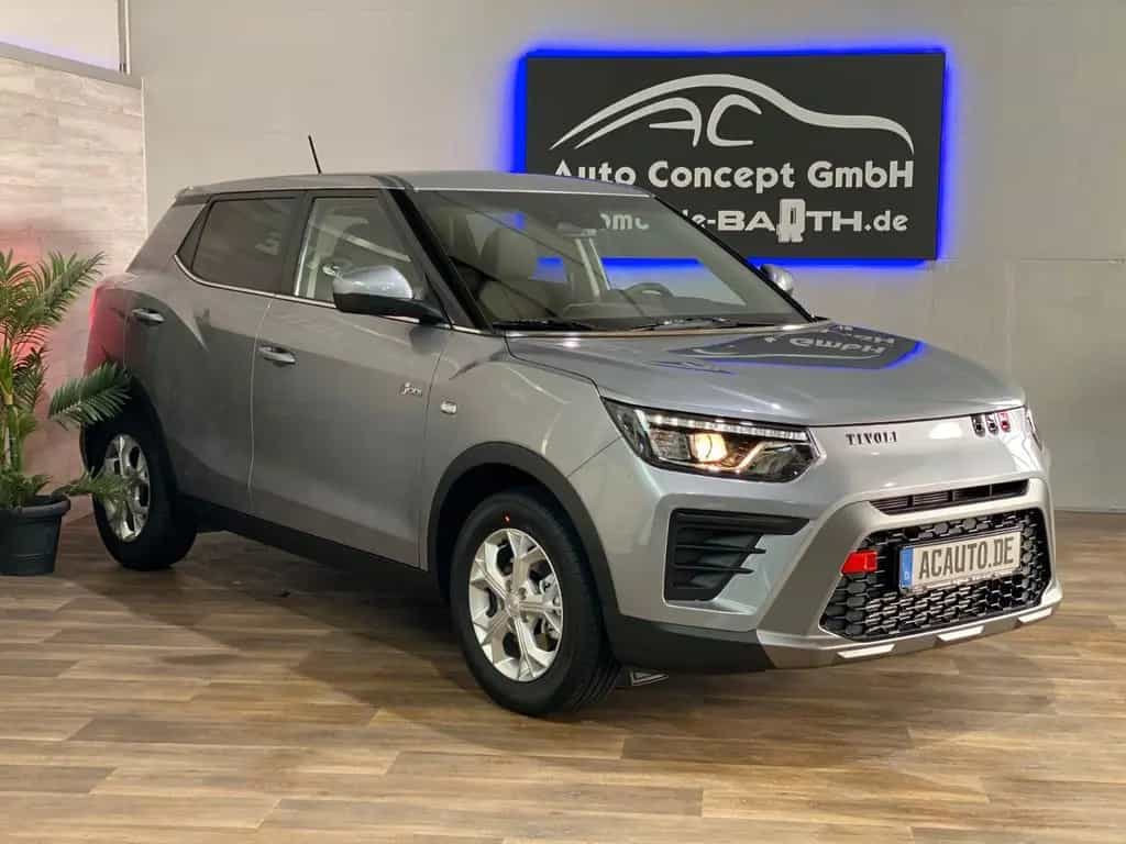 KGM Tivoli 1,5P 2WD Nomad +Automatik +Digitaltacho null-photo-1