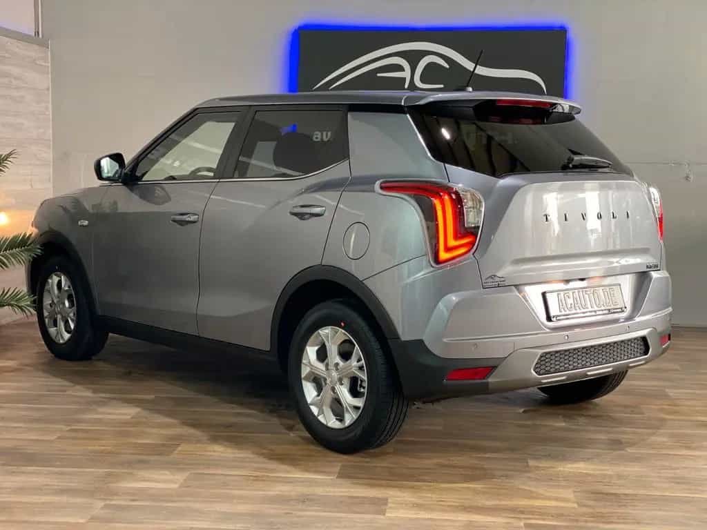 KGM Tivoli 1,5P 2WD Nomad +Automatik +Digitaltacho null-photo-5