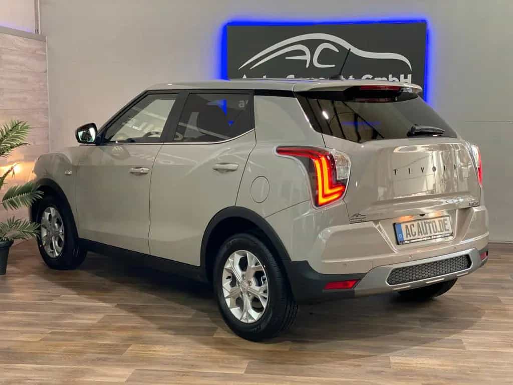 KGM Tivoli 1.5 T-GDI Nomad +6AT+Klima+Digital+KAMERA null-photo-5