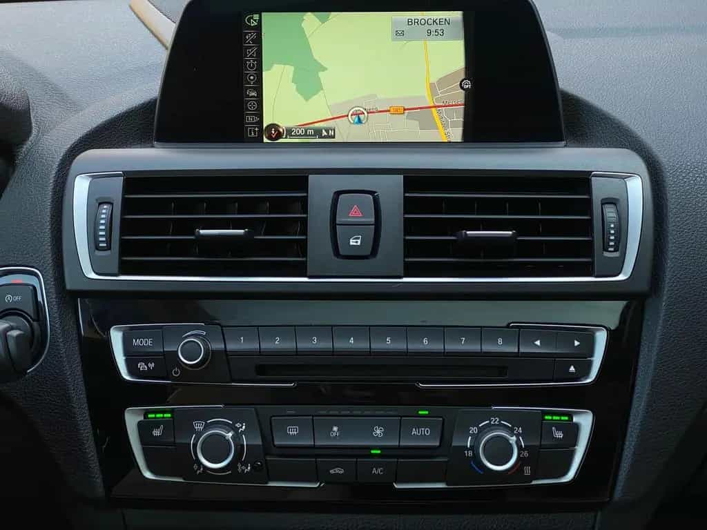 BMW 2 Series 220i Coupé Automatik Leder Schiebedach Navi SHZ 11/2015-photo-13