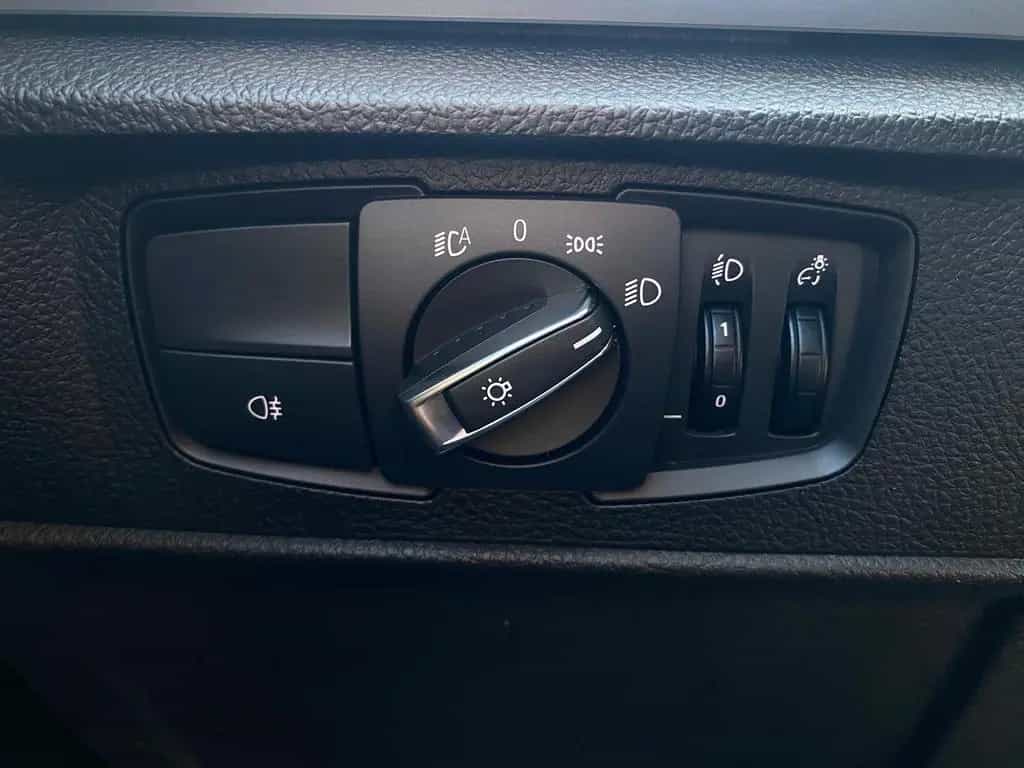 BMW 2 Series 220i Coupé Automatik Leder Schiebedach Navi SHZ 11/2015-photo-23