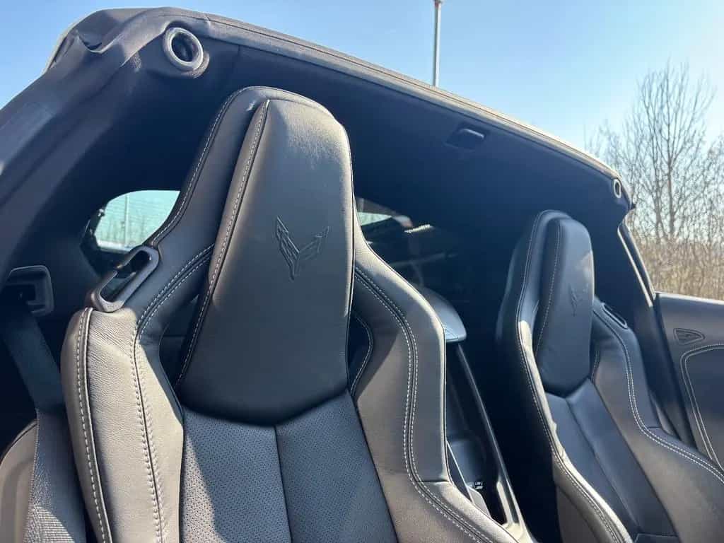 Corvette C8 6.2 V8 Stingray 2LT Targa Unfallfrei EU-Spec 10/2022-photo-11
