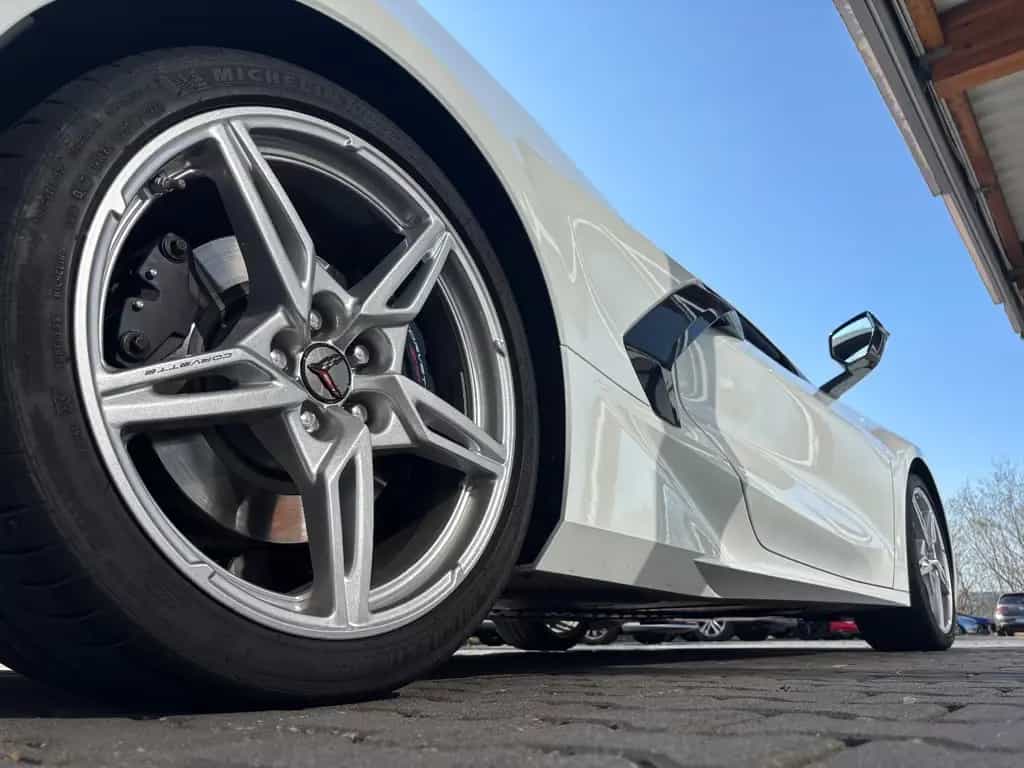 Corvette C8 6.2 V8 Stingray 2LT Targa Unfallfrei EU-Spec 10/2022-photo-18
