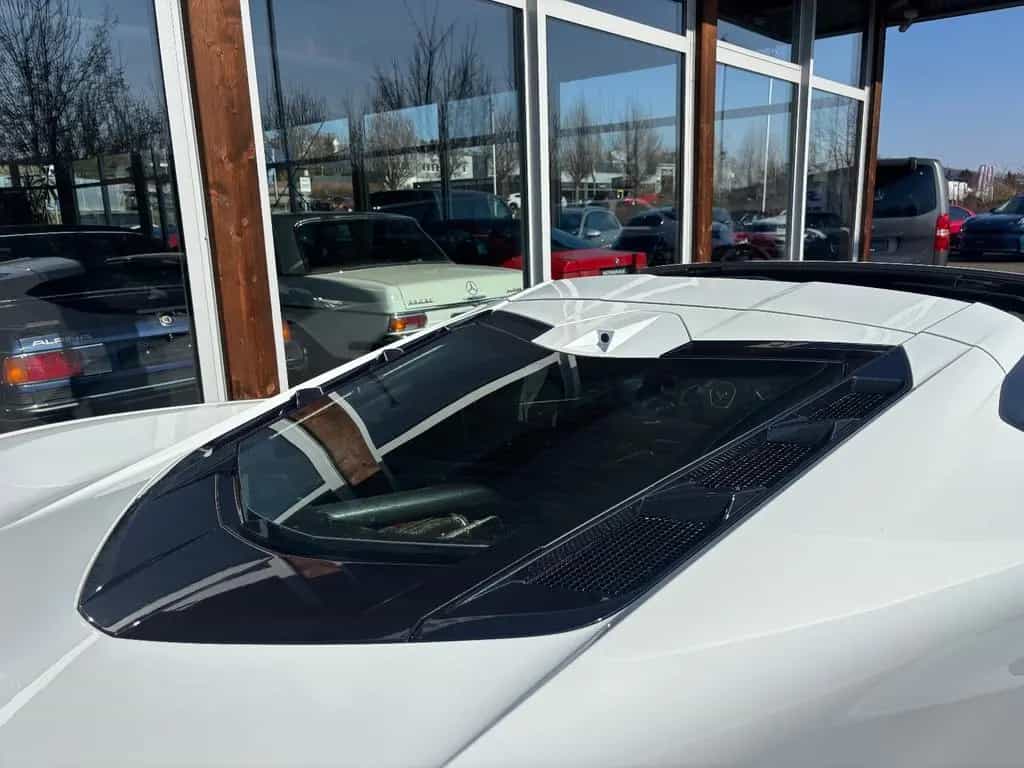 Corvette C8 6.2 V8 Stingray 2LT Targa Unfallfrei EU-Spec 10/2022-photo-21