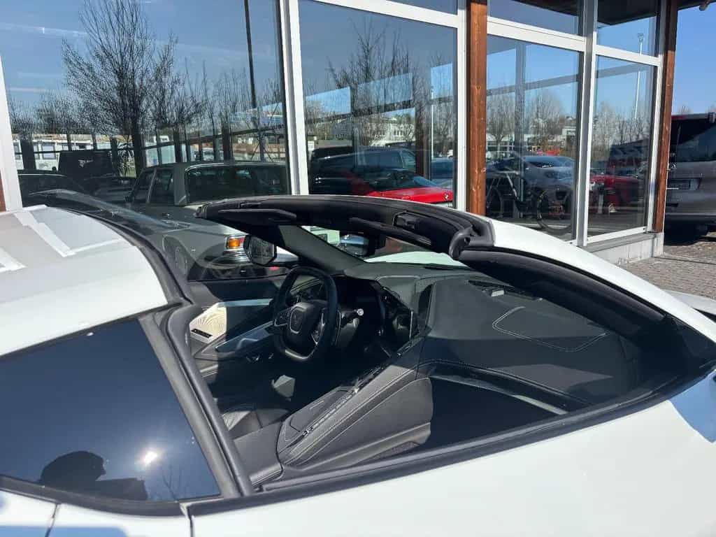Corvette C8 6.2 V8 Stingray 2LT Targa Unfallfrei EU-Spec 10/2022-photo-22