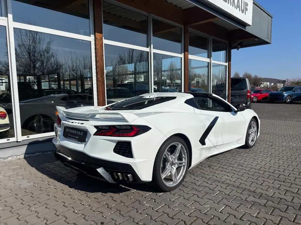 Corvette C8 6.2 V8 Stingray 2LT Targa Unfallfrei EU-Spec 10/2022-photo-3