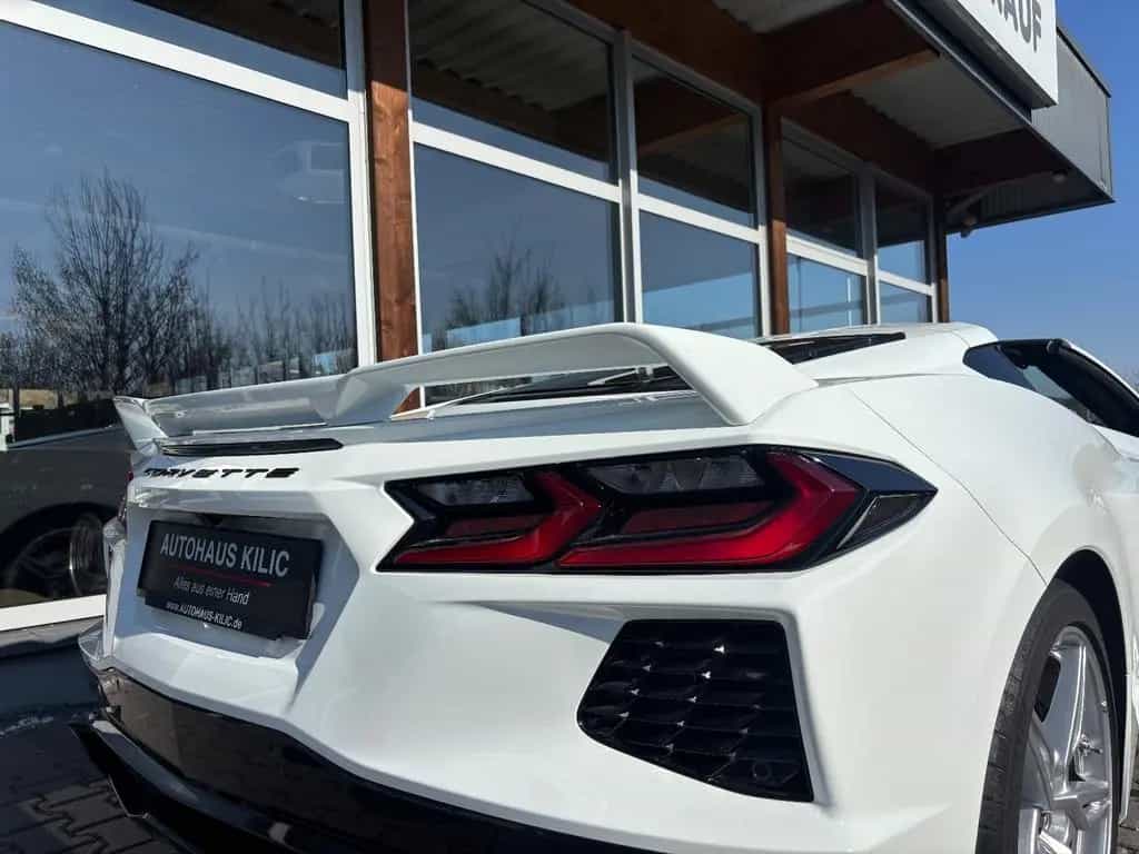 Corvette C8 6.2 V8 Stingray 2LT Targa Unfallfrei EU-Spec 10/2022-photo-5