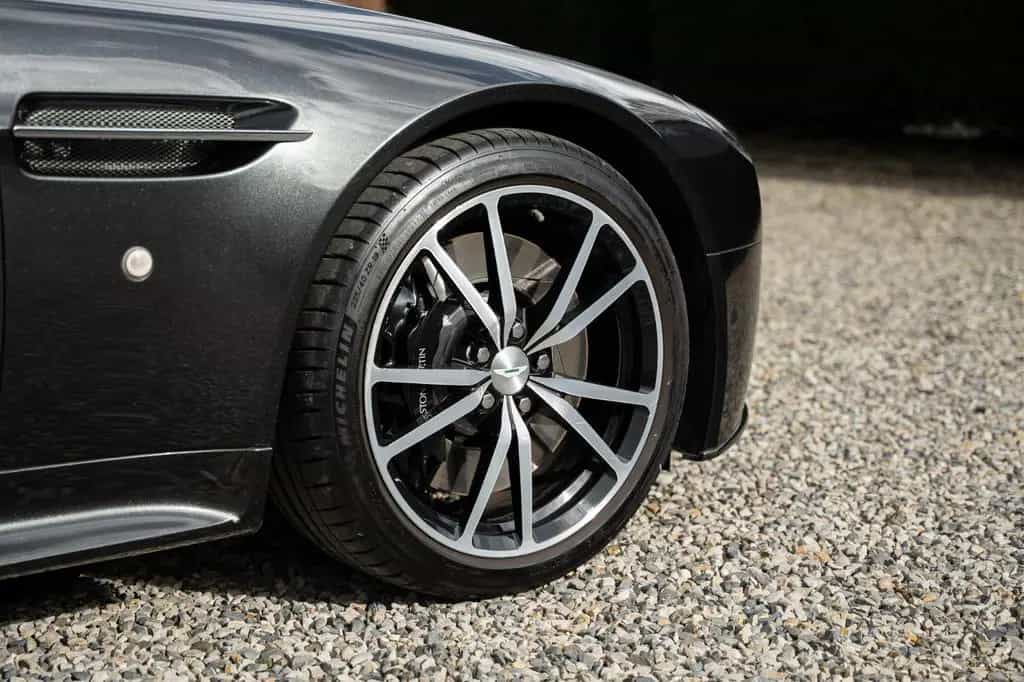 Aston Martin V8 Vantage S 4.7L SP10 - Full Service History 04/2015-photo-13
