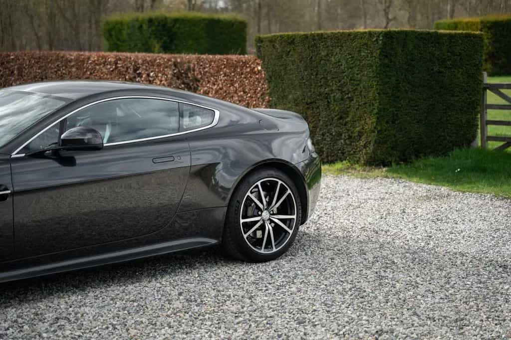 Aston Martin V8 Vantage S 4.7L SP10 - Full Service History 04/2015-photo-17