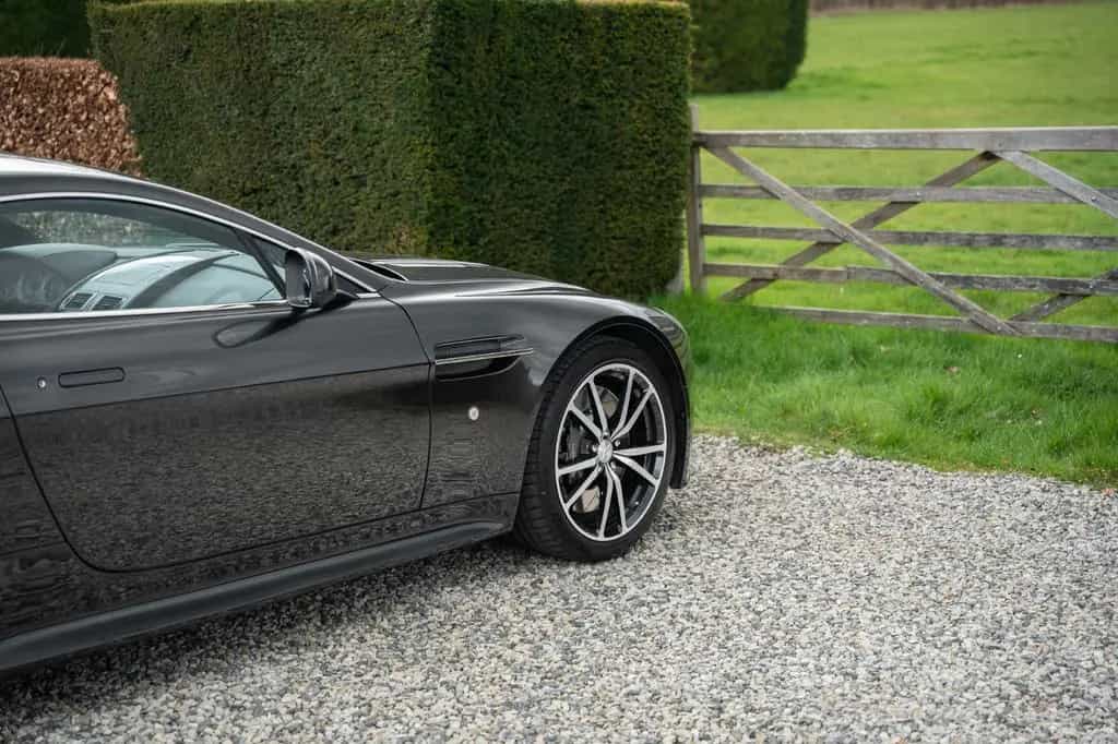 Aston Martin V8 Vantage S 4.7L SP10 - Full Service History 04/2015-photo-26
