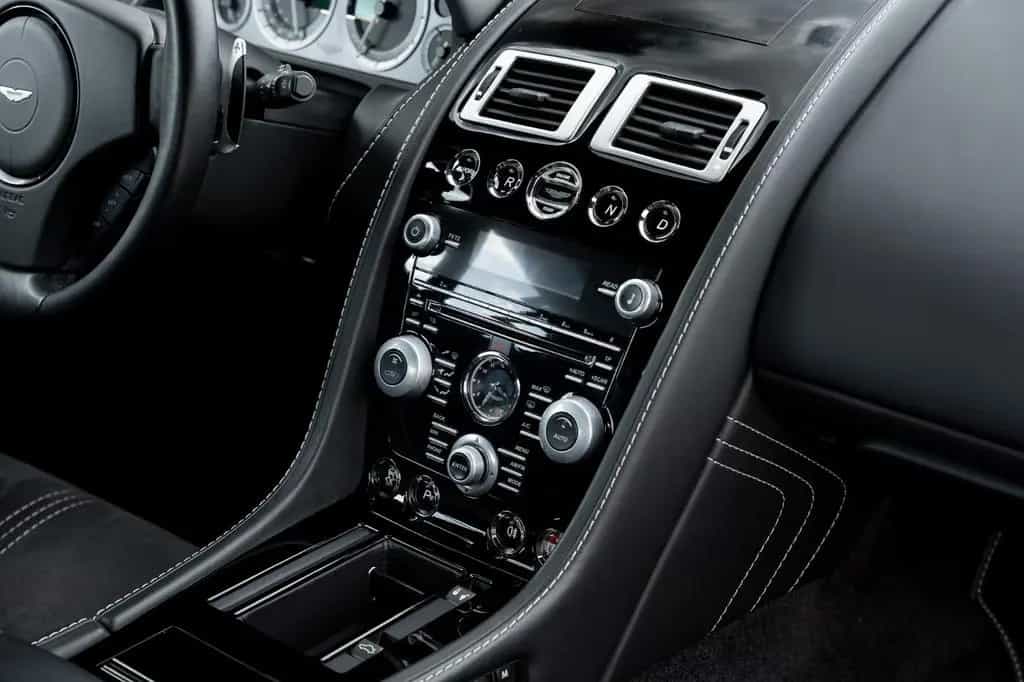 Aston Martin V8 Vantage S 4.7L SP10 - Full Service History 04/2015-photo-36