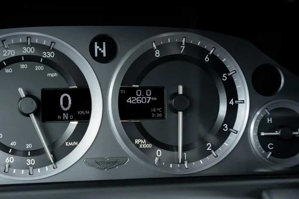 Aston Martin V8 Vantage S 4.7L SP10 - Full Service History 04/2015-photo-40