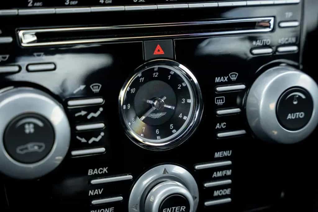 Aston Martin V8 Vantage S 4.7L SP10 - Full Service History 04/2015-photo-41