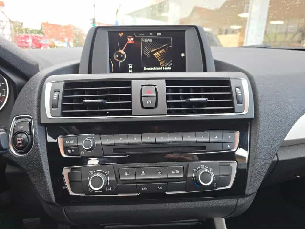 BMW 1 Series 116i Limousine 5-trg./AHK/PDC/ALLWETTER/M-FELGEN 05/2016-photo-13