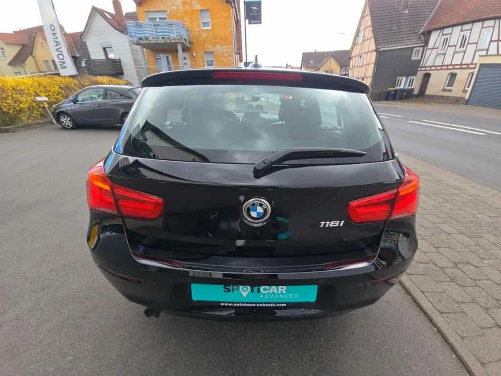 BMW 1 Series 116i Limousine 5-trg./AHK/PDC/ALLWETTER/M-FELGEN 05/2016-photo-2