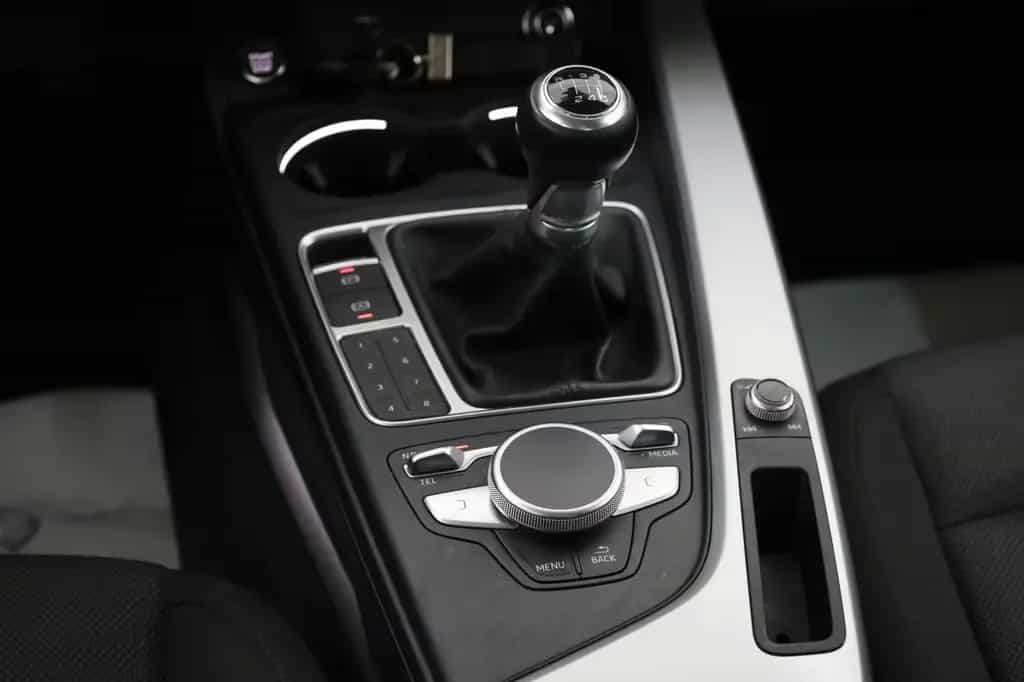 Audi A4 Avant Navi,Xenon,SH,PDC 12/2018-photo-20