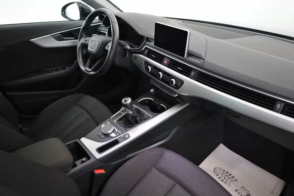 Audi A4 Avant Navi,Xenon,SH,PDC 12/2018-photo-3