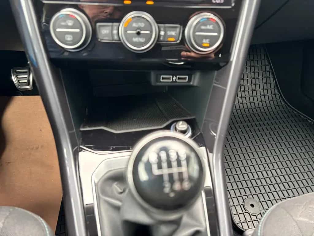 Volkswagen T-Roc 1,6 TDI IQ.DRIVE*2.HAND*KLIMA*70TKM*HU NEU 06/2019-photo-27