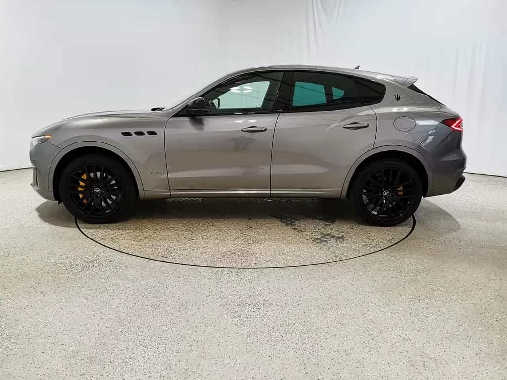Maserati Levante GranSport GTS SQ4 Luft|SOFTCLOSE|PANO|H& 07/2020-photo-2